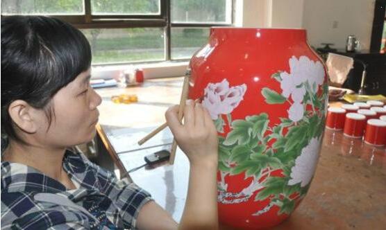 陶瓷行業(yè)進出口市場現(xiàn)況與未來 需朝著品牌、專業(yè)、服務(wù)三個方向去發(fā)展????
