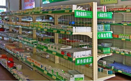 隨中國醫(yī)藥分開政策的推進，國內(nèi)藥店有望成為藥品銷售第一終端的潛力