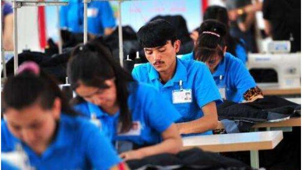 2018年，新疆促進(jìn)47.58萬城鎮(zhèn)人口實(shí)現(xiàn)就業(yè)，城鎮(zhèn)登記失業(yè)率控制在3.3%???